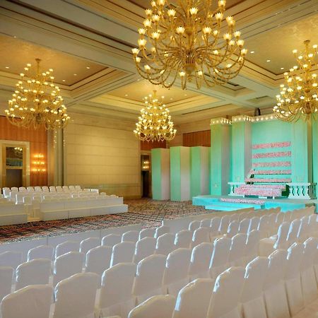 Courtyard By Marriott Kuwait City Eksteriør billede