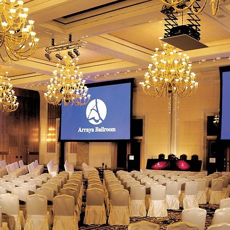Courtyard By Marriott Kuwait City Eksteriør billede