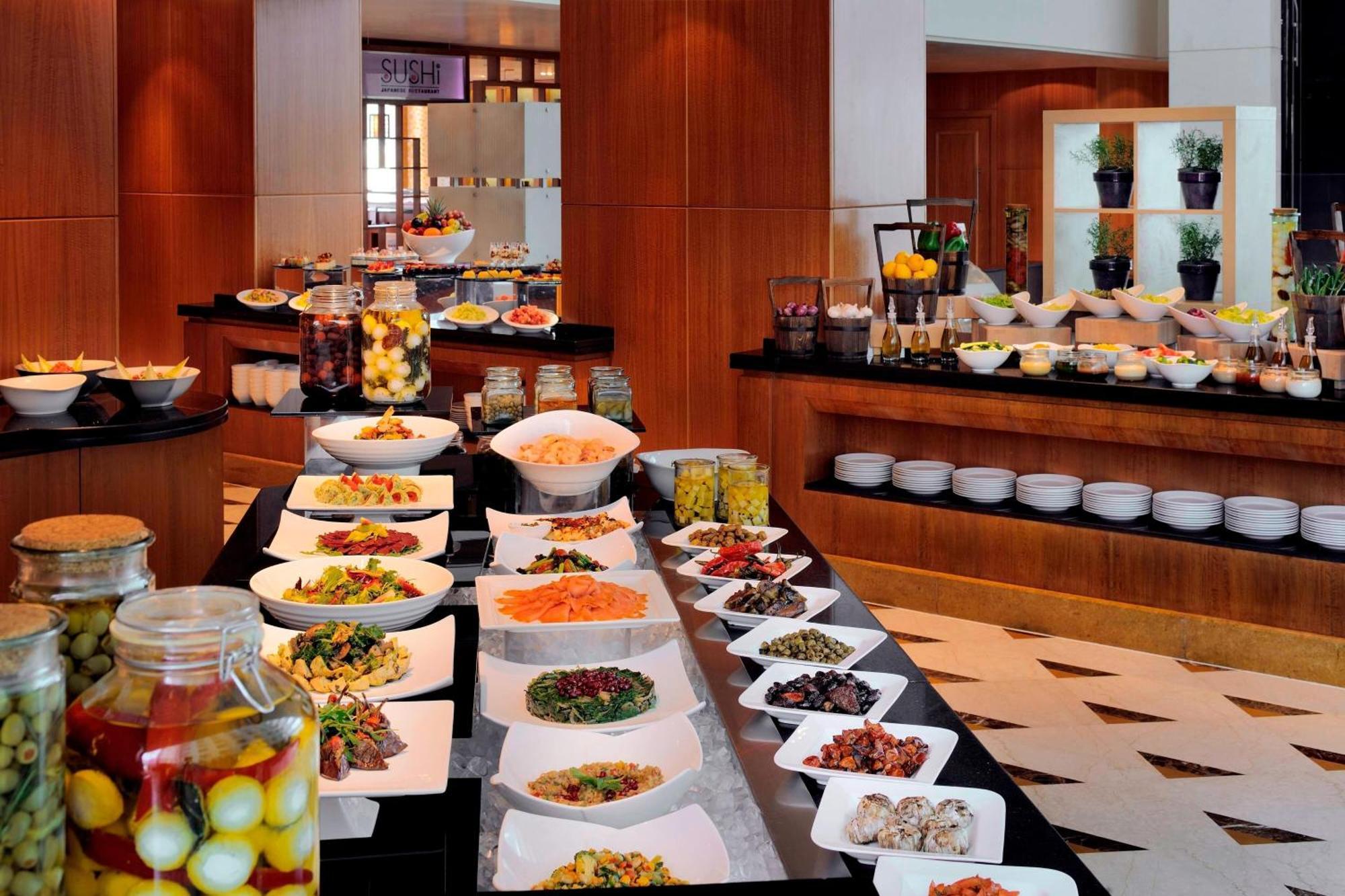 Courtyard By Marriott Kuwait City Eksteriør billede