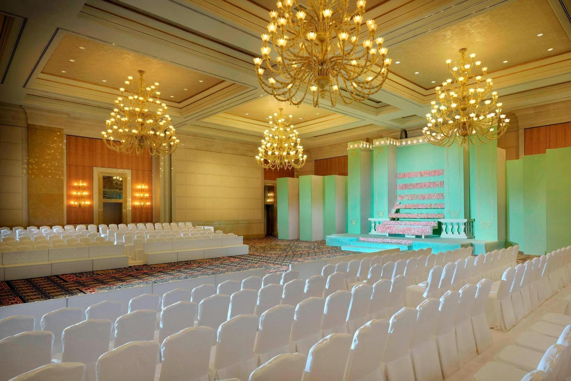 Courtyard By Marriott Kuwait City Eksteriør billede