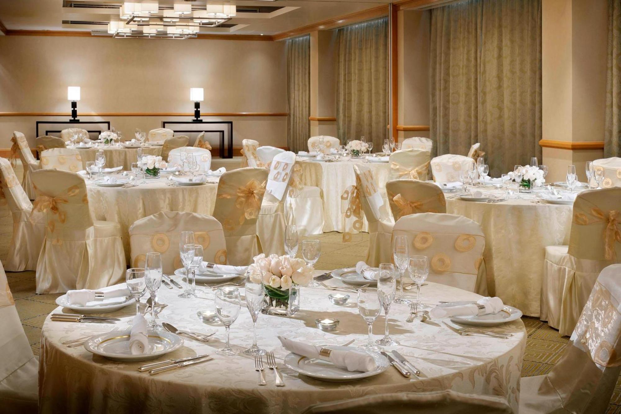 Courtyard By Marriott Kuwait City Eksteriør billede