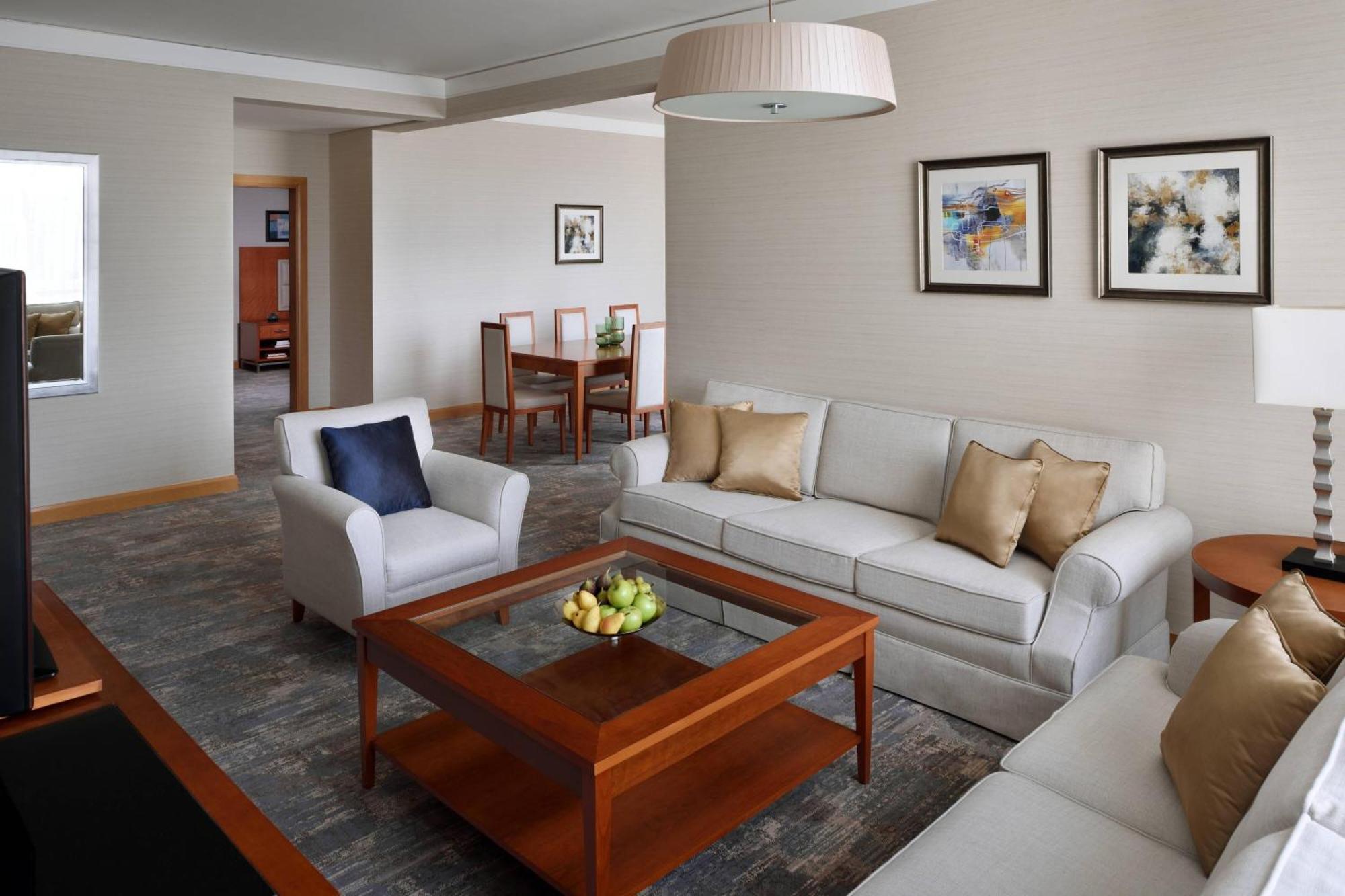 Courtyard By Marriott Kuwait City Eksteriør billede