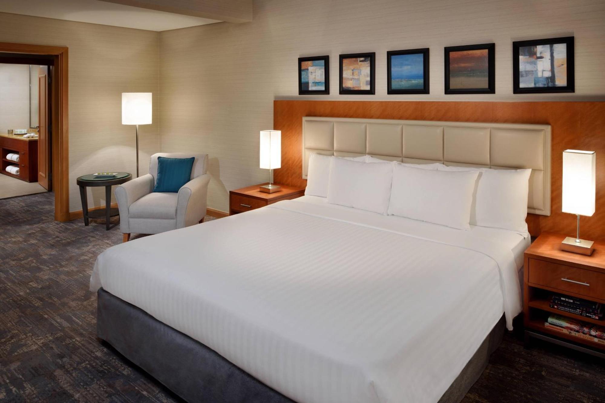 Courtyard By Marriott Kuwait City Eksteriør billede