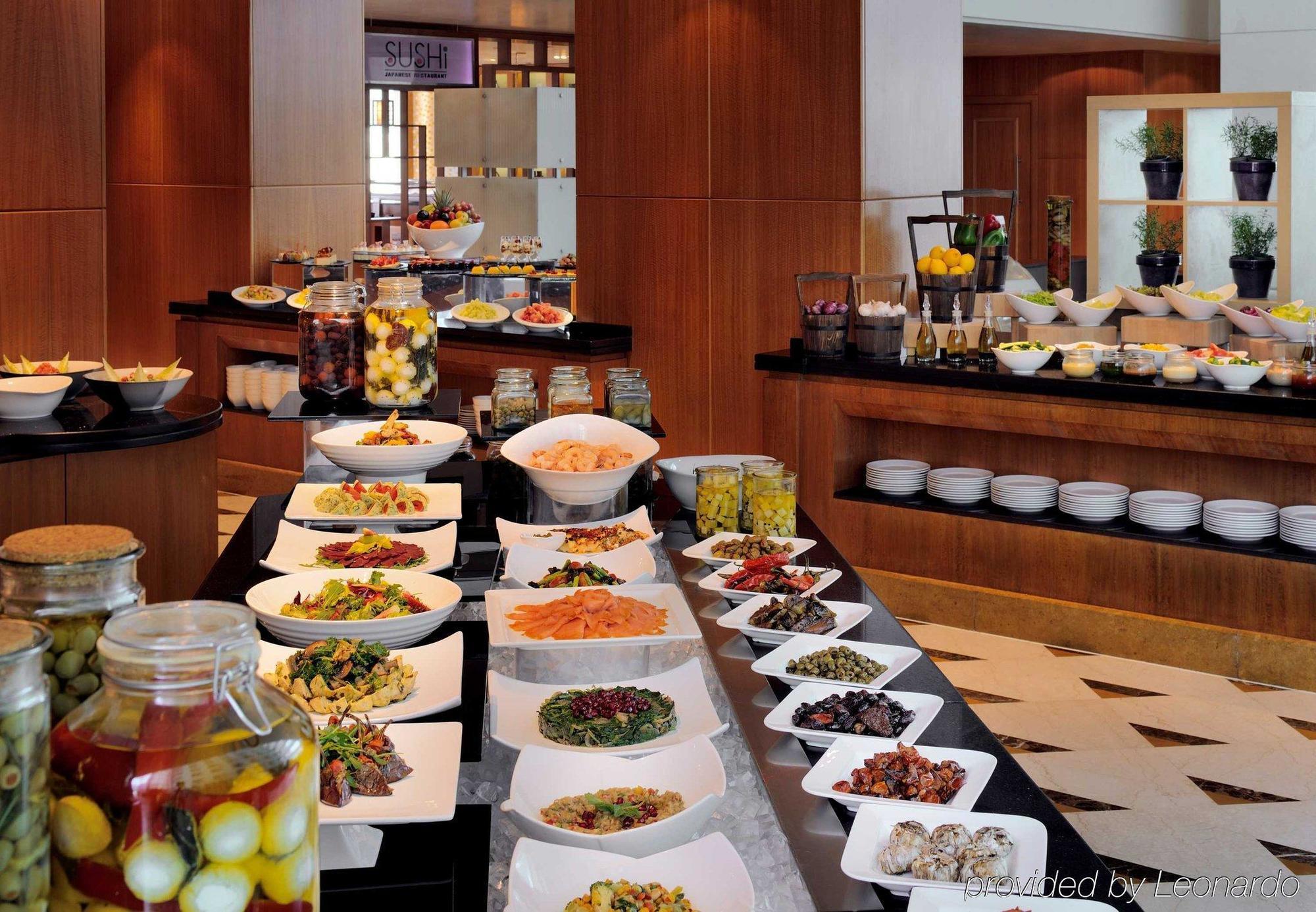 Courtyard By Marriott Kuwait City Eksteriør billede