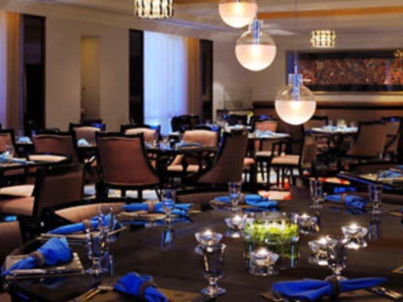Courtyard By Marriott Kuwait City Eksteriør billede